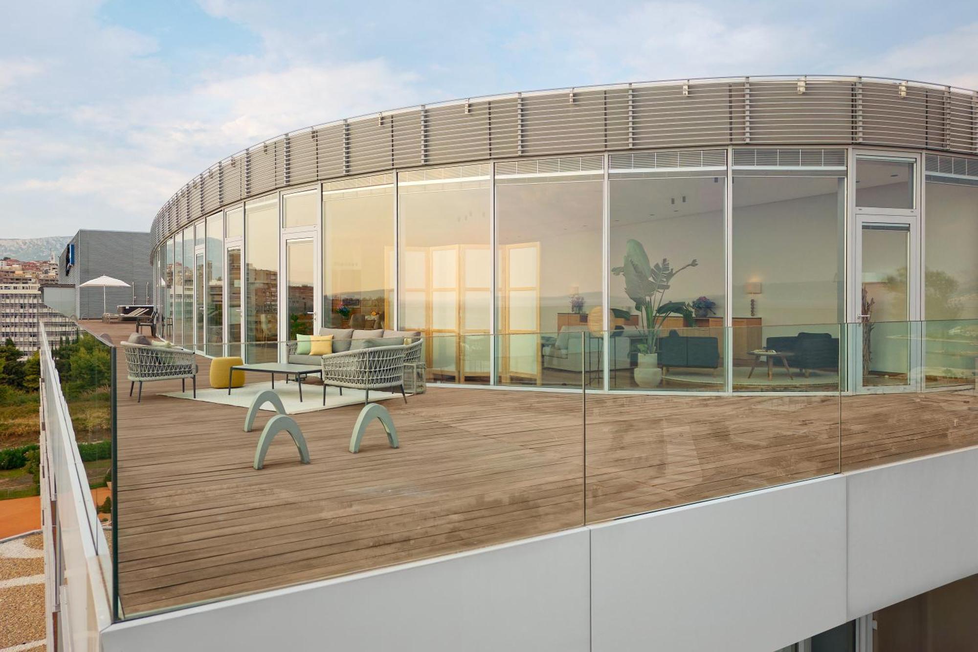 Radisson Blu Resort & Spa Σπλιτ Εξωτερικό φωτογραφία The terrace of the German National Academy of Sciences, Leopoldina, Halle/Saale