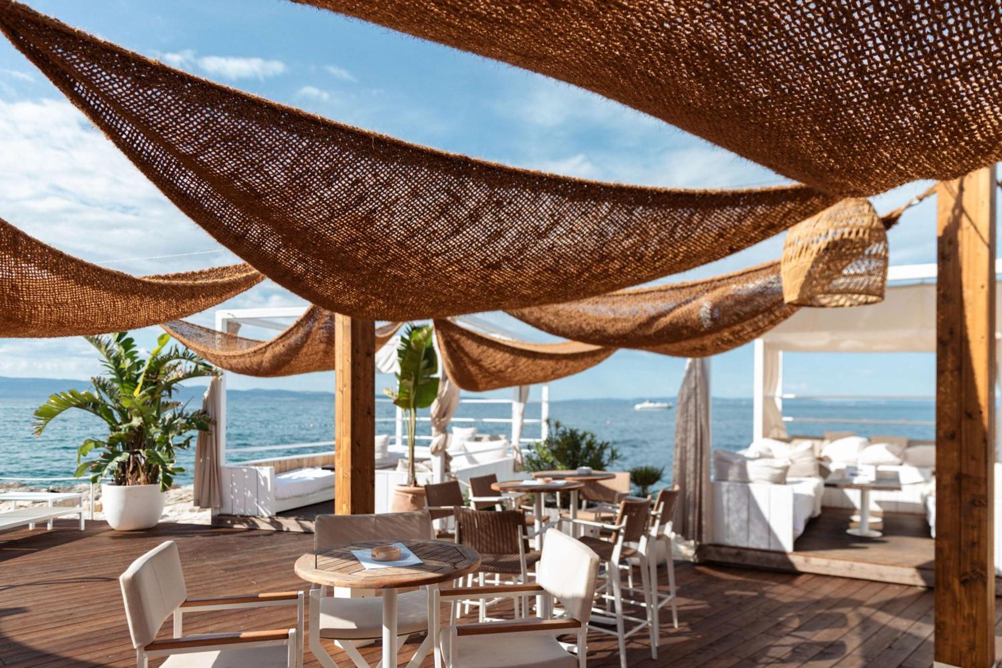Radisson Blu Resort & Spa Σπλιτ Εξωτερικό φωτογραφία The Sky Bar